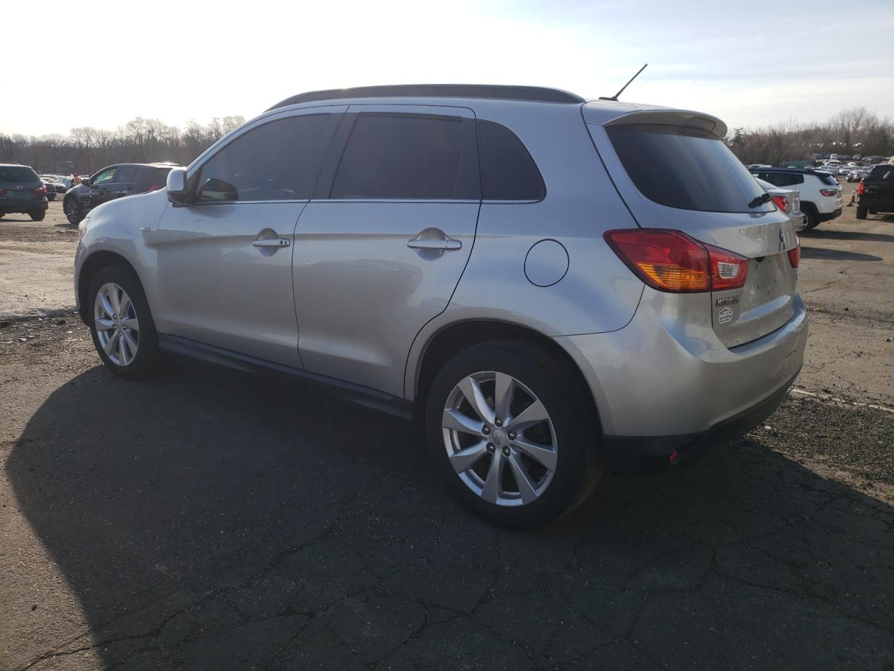 2013 Mitsubishi Outlander VIN 4A4AR4AU9DE018775 Copart auction photo, front end / minor dent/scratches damage thumbnail 2