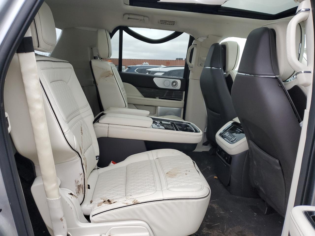 2020 Lincoln Navigator VIN 5LMJJ3TT3LEL16016 Copart auction photo, front end / side damage thumbnail 11