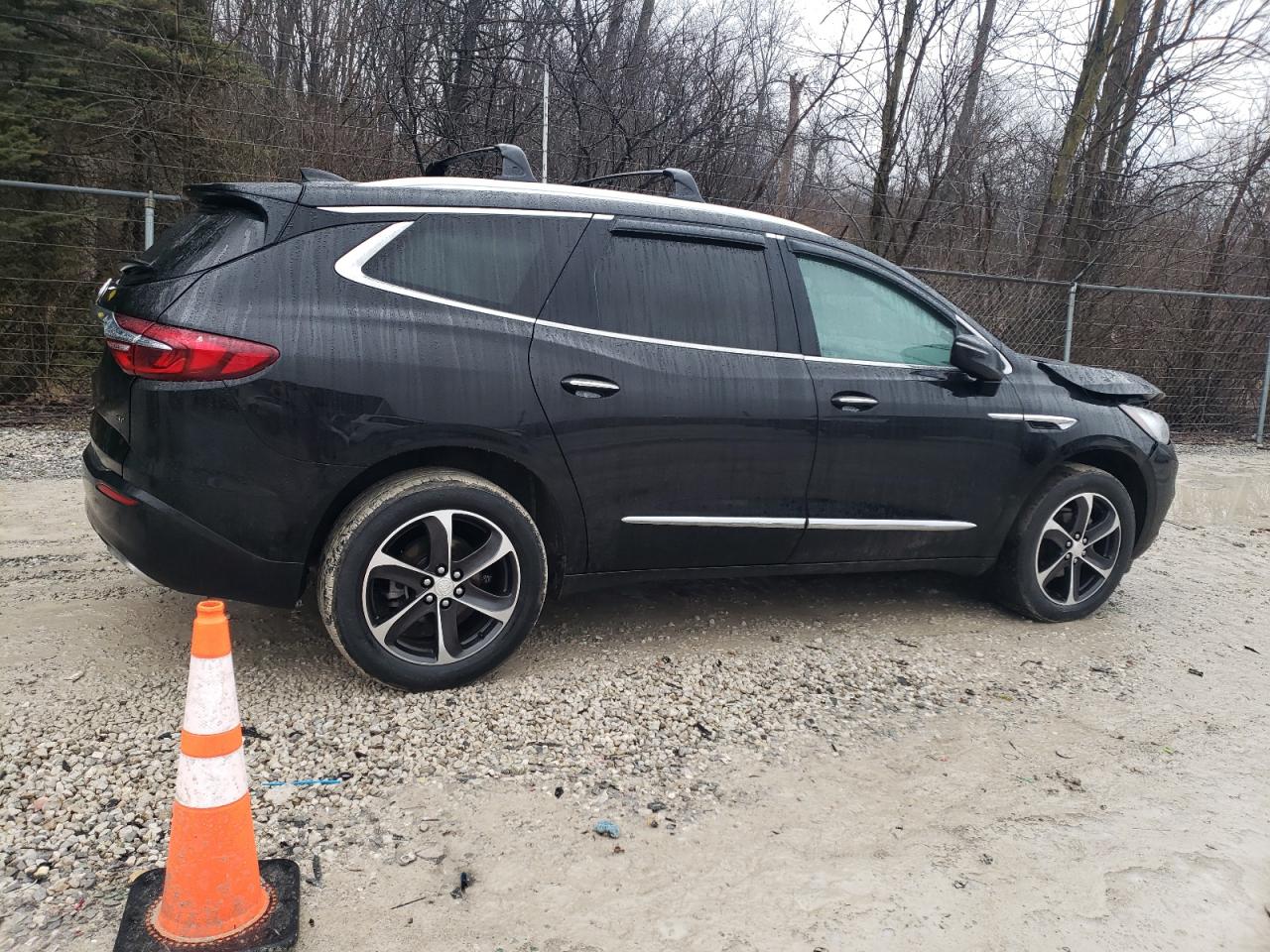 2021 Buick Enclave VIN 5GAEVAKWXMJ149984 Copart auction photo, front end / side damage thumbnail 3