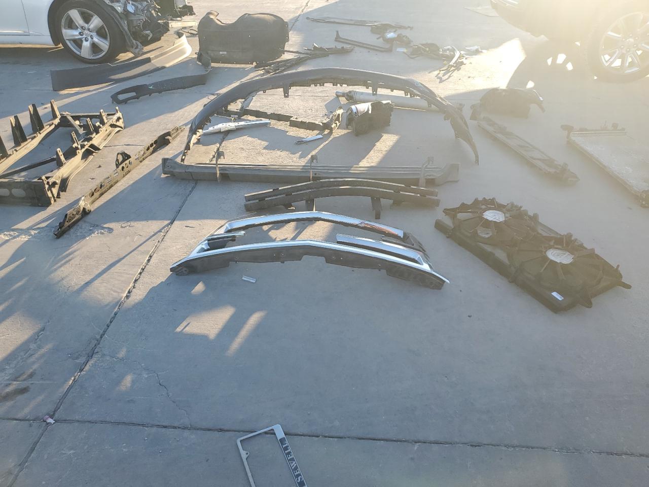 2015 Chevrolet Tahoe VIN 1GNSKCKCXFR642328 Copart auction photo, front end damage thumbnail 13