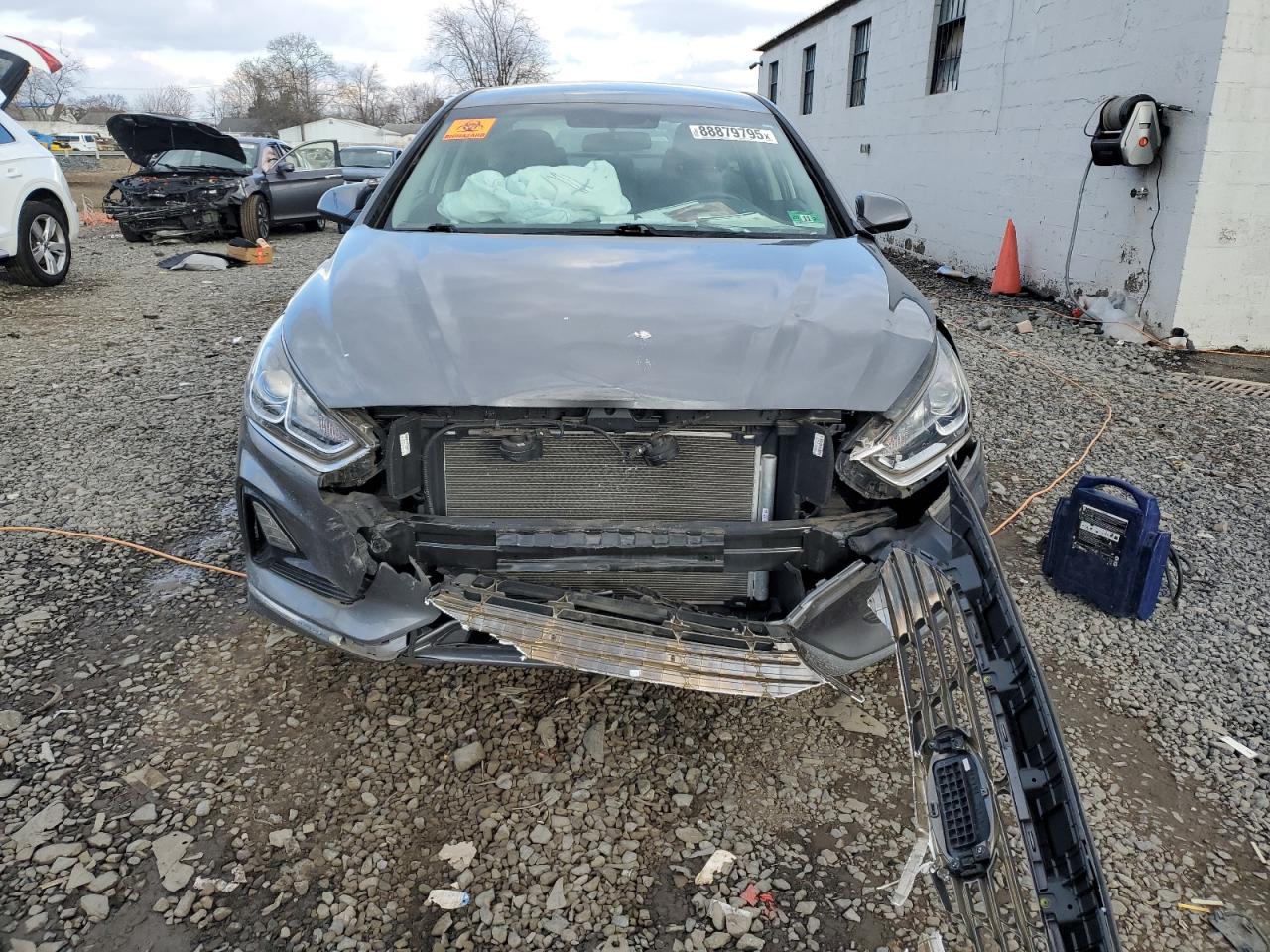 2019 Hyundai Sonata VIN 5NPE24AF8KH735230 Copart auction photo, front end / minor dent/scratches damage thumbnail 5
