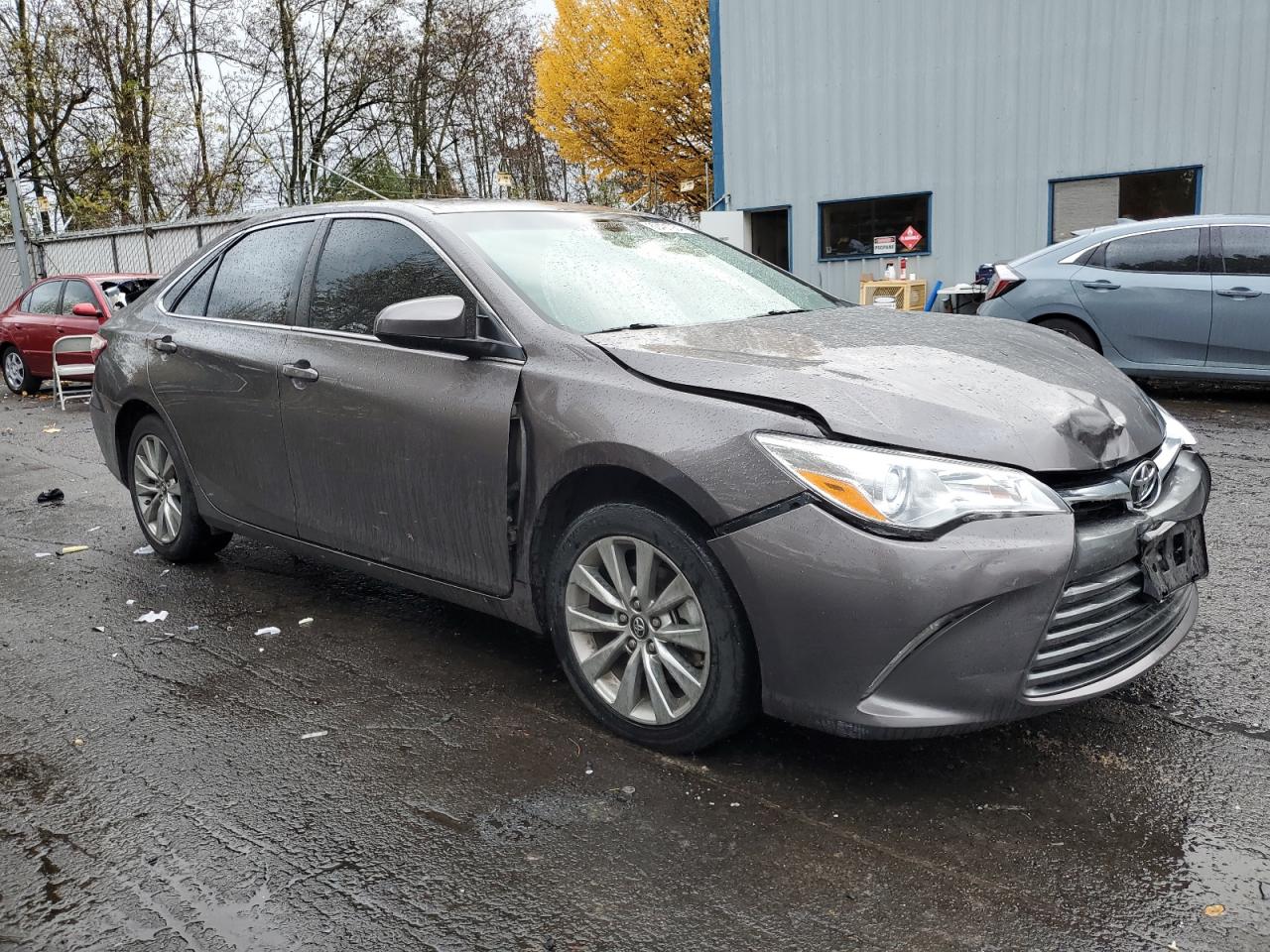 2017 Toyota Camry VIN 4T1BF1FK5HU704622 Copart auction photo, front end / rear end damage thumbnail 4