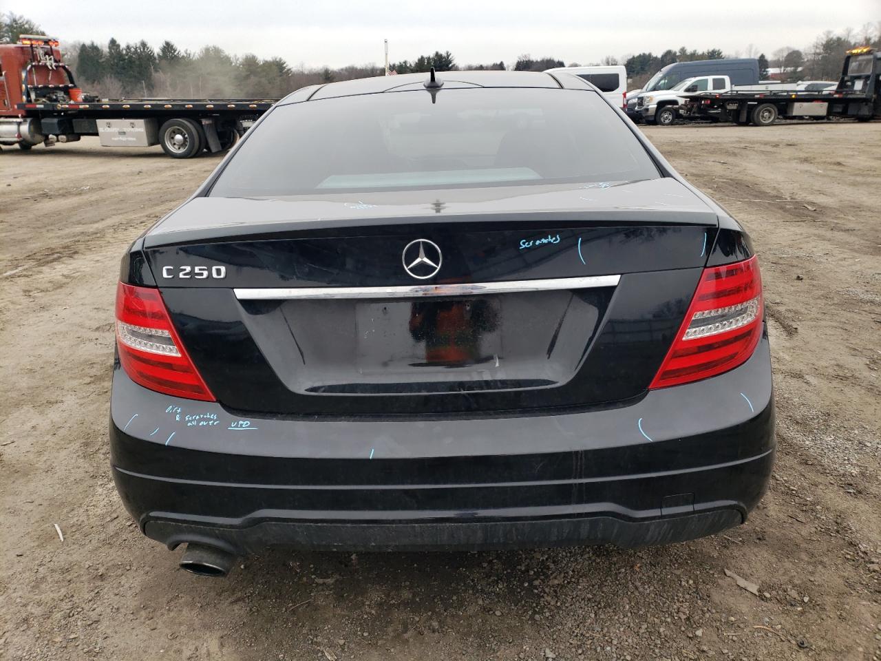 2013 Mercedes-Benz C-klasse VIN WDDGJ4HB8DG022646 Copart auction photo, front end / minor dent/scratches damage thumbnail 6