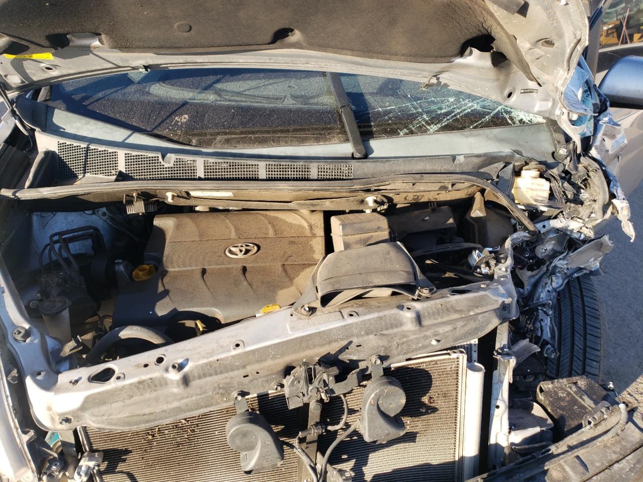 2015 Toyota Sienna VIN 5TDYK3DC7FS570800 Copart auction photo, front end damage thumbnail 14