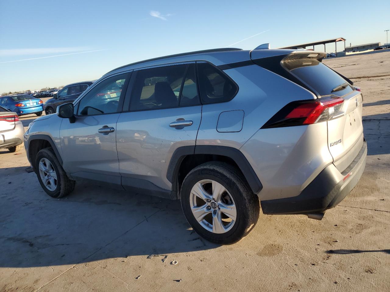 2019 Toyota RAV 4 VIN 2T3W1RFV0KW032220 Copart auction photo, rear end damage thumbnail 2