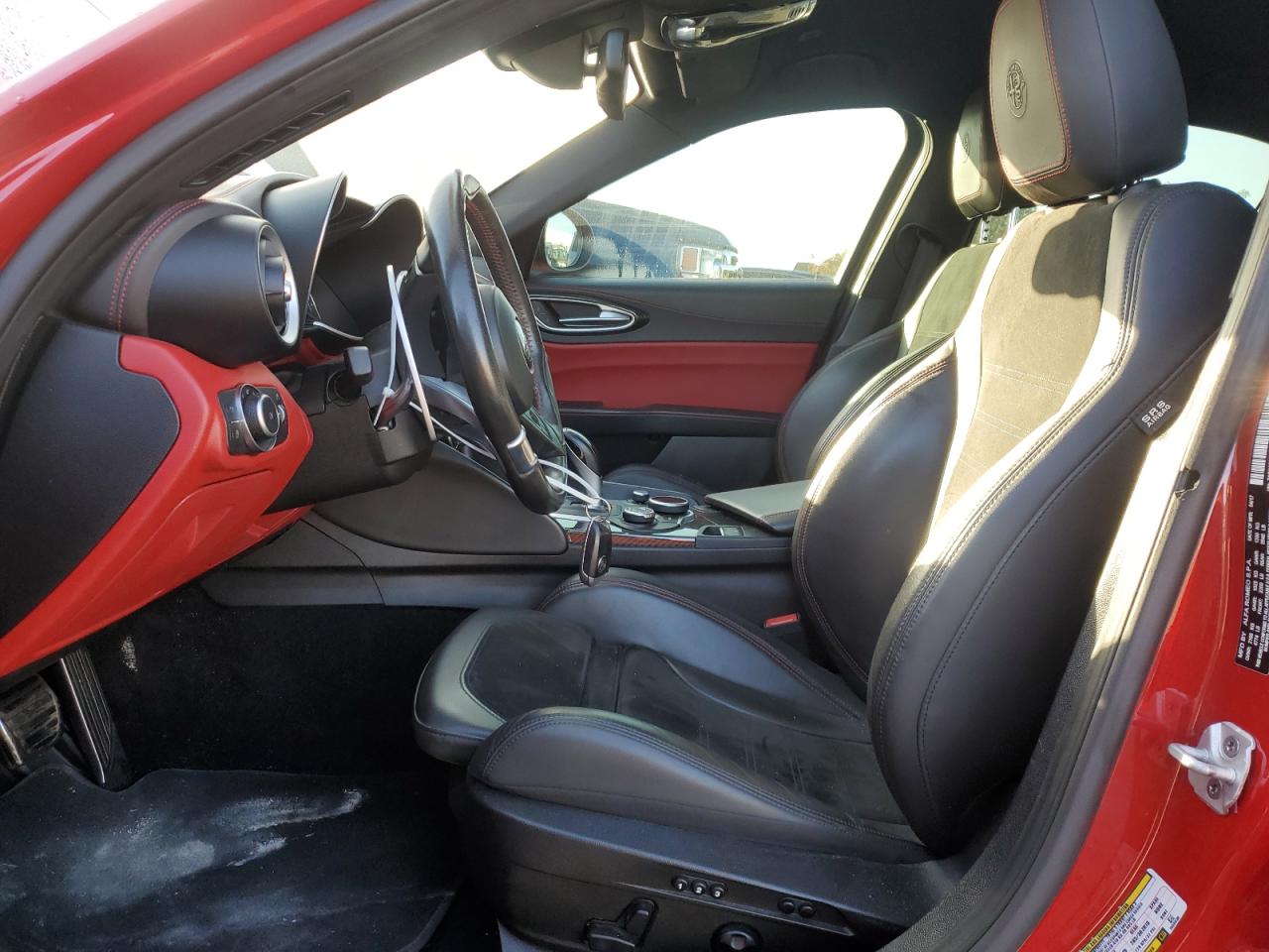 2017 Alfa Romeo Giulia VIN ZARFAEAVXH7550930 Copart auction photo, undercarriage / minor dent/scratches damage thumbnail 7