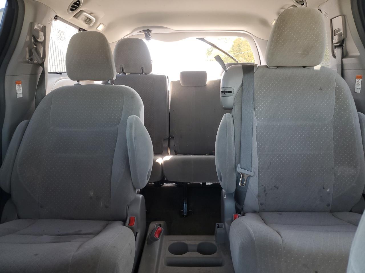 2018 Toyota Sienna VIN 5TDKZ3DC8JS938900 Copart auction photo, rear end damage thumbnail 10