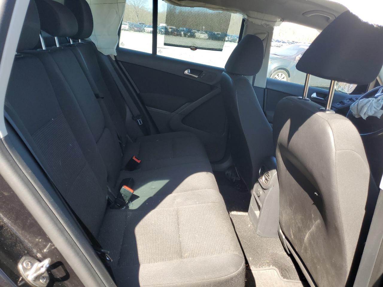 2017 Volkswagen Tiguan VIN WVGBV7AX1HK045104 Copart auction photo, front end / minor dent/scratches damage thumbnail 11