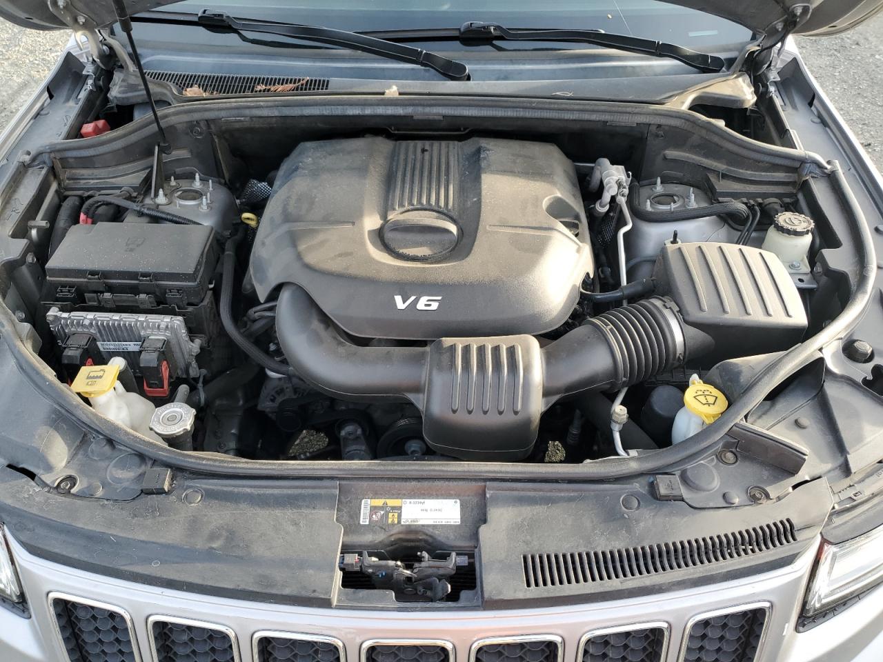 2015 Jeep Grand Cherokee VIN 1C4RJFBG7FC198343 Copart auction photo, front end / minor dent/scratches damage thumbnail 12