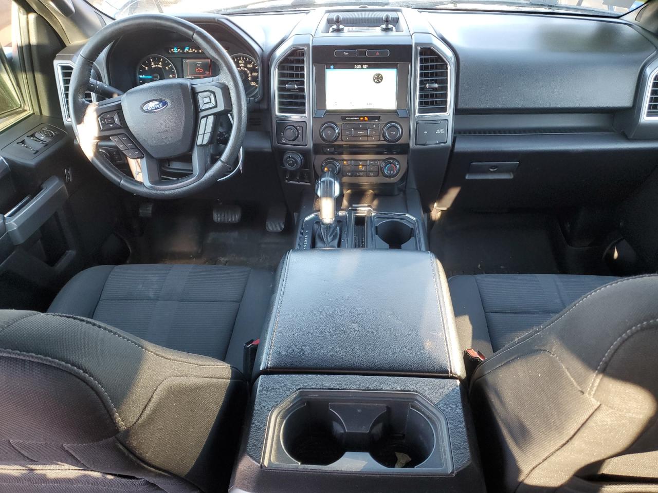 2016 Ford F-150 VIN 1FTEW1EG4GKE73706 Copart auction photo, rear end / minor dent/scratches damage thumbnail 8