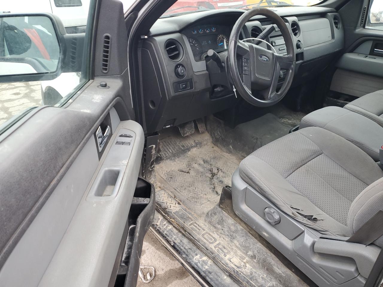 2013 Ford F-150 VIN 1FTMF1EM6DFC81676 Copart auction photo, rear end / minor dent/scratches damage thumbnail 8