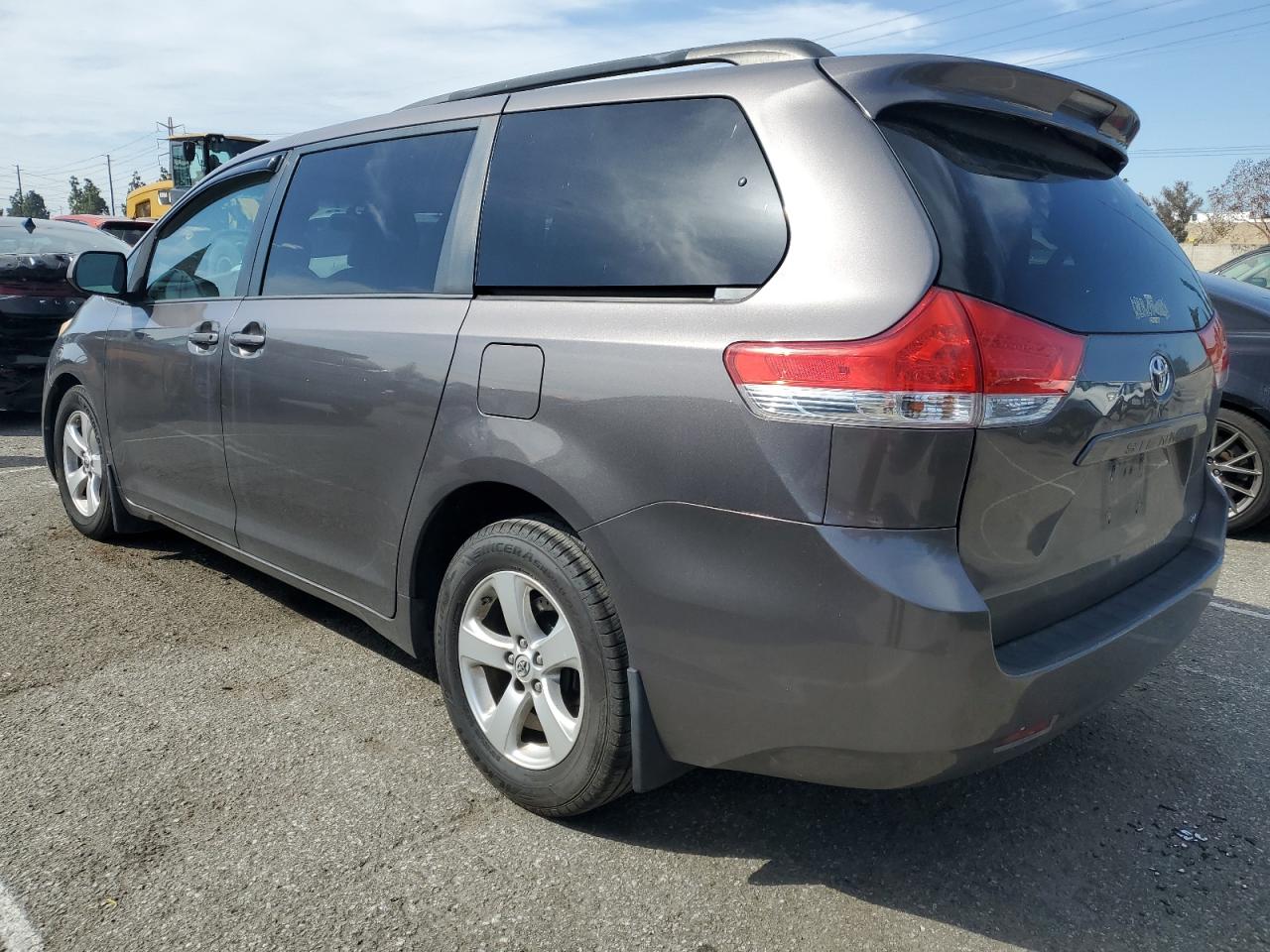 2013 Toyota Sienna VIN 5TDKK3DC2DS384696 Copart auction photo, front end damage thumbnail 2