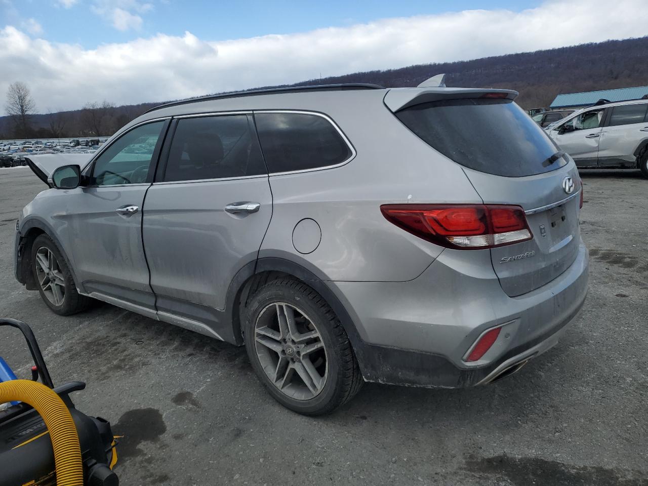 2017 Hyundai Santa Fe VIN KM8SRDHF2HU178197 Copart auction photo, front end damage thumbnail 2