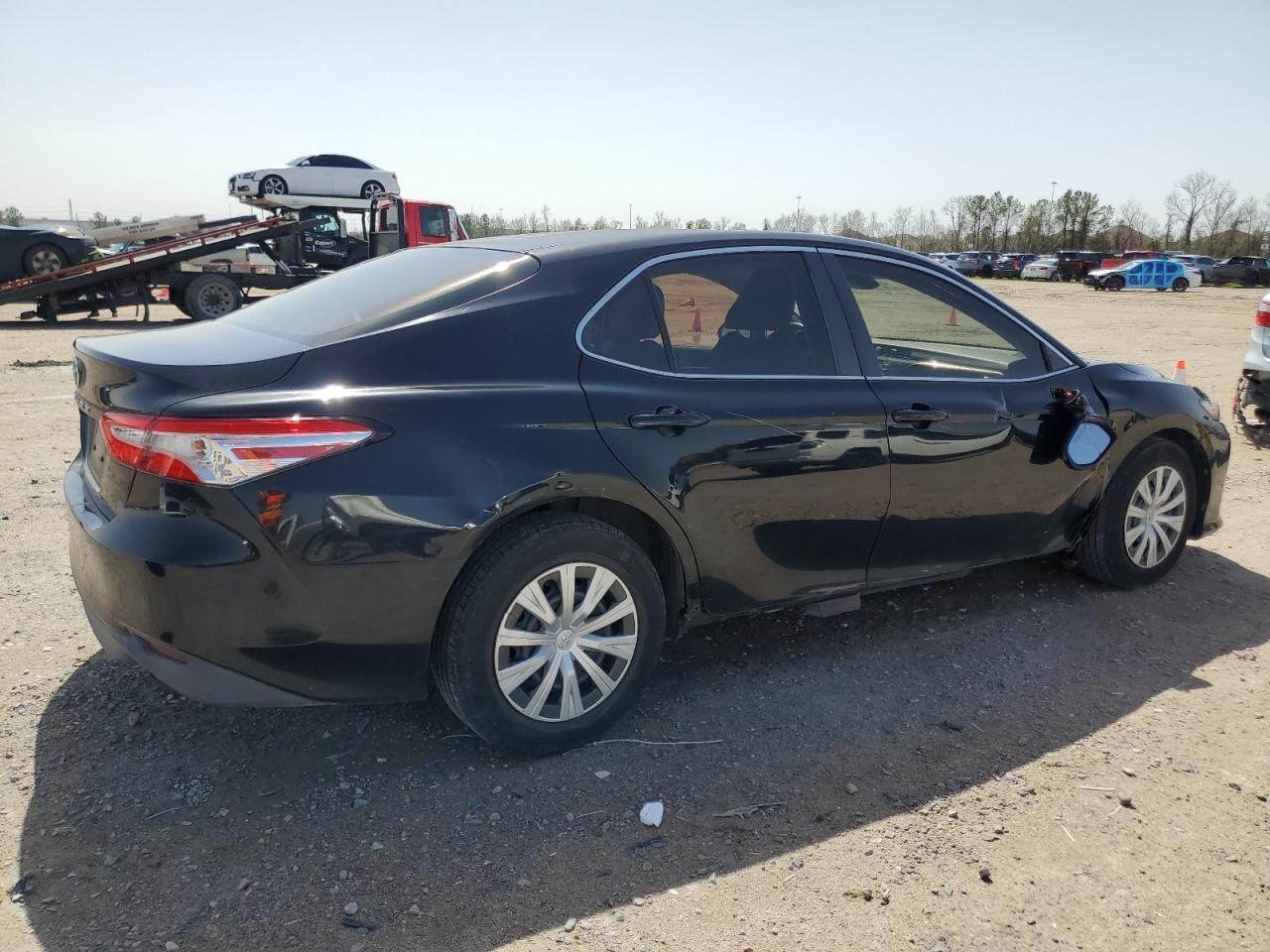 2018 Toyota Camry VIN 4T1B11HKXJU058561 Copart auction photo, side / minor dent/scratches damage thumbnail 3