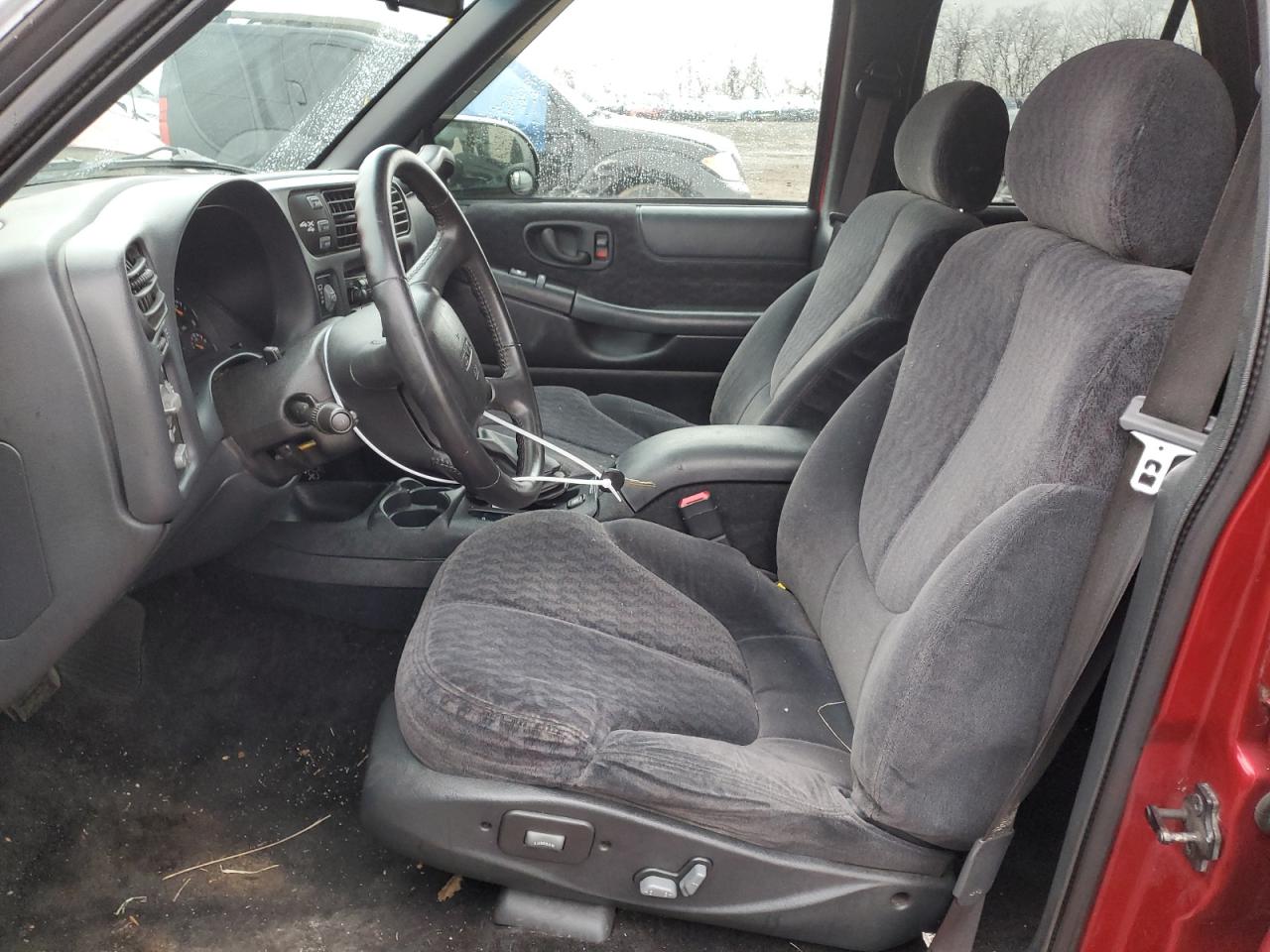 2001 GMC Jimmy VIN 1GKDT13W012159836 Copart auction photo, rear end damage thumbnail 7