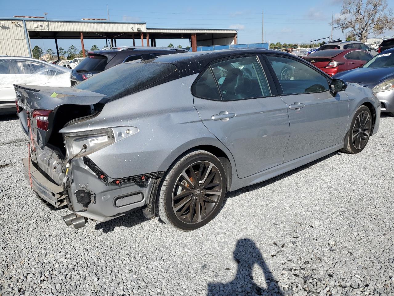 2019 Toyota Camry VIN 4T1B61HKXKU256589 Copart auction photo, rear end damage thumbnail 3