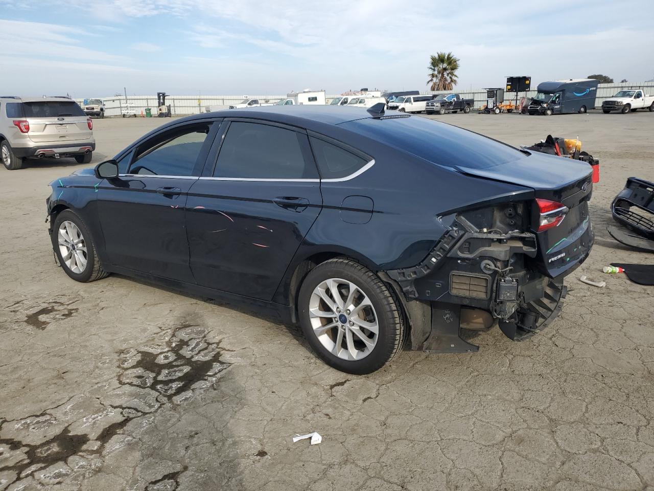 2020 Ford Fusion VIN 3FA6P0LU2LR114192 Copart auction photo, front end damage thumbnail 2