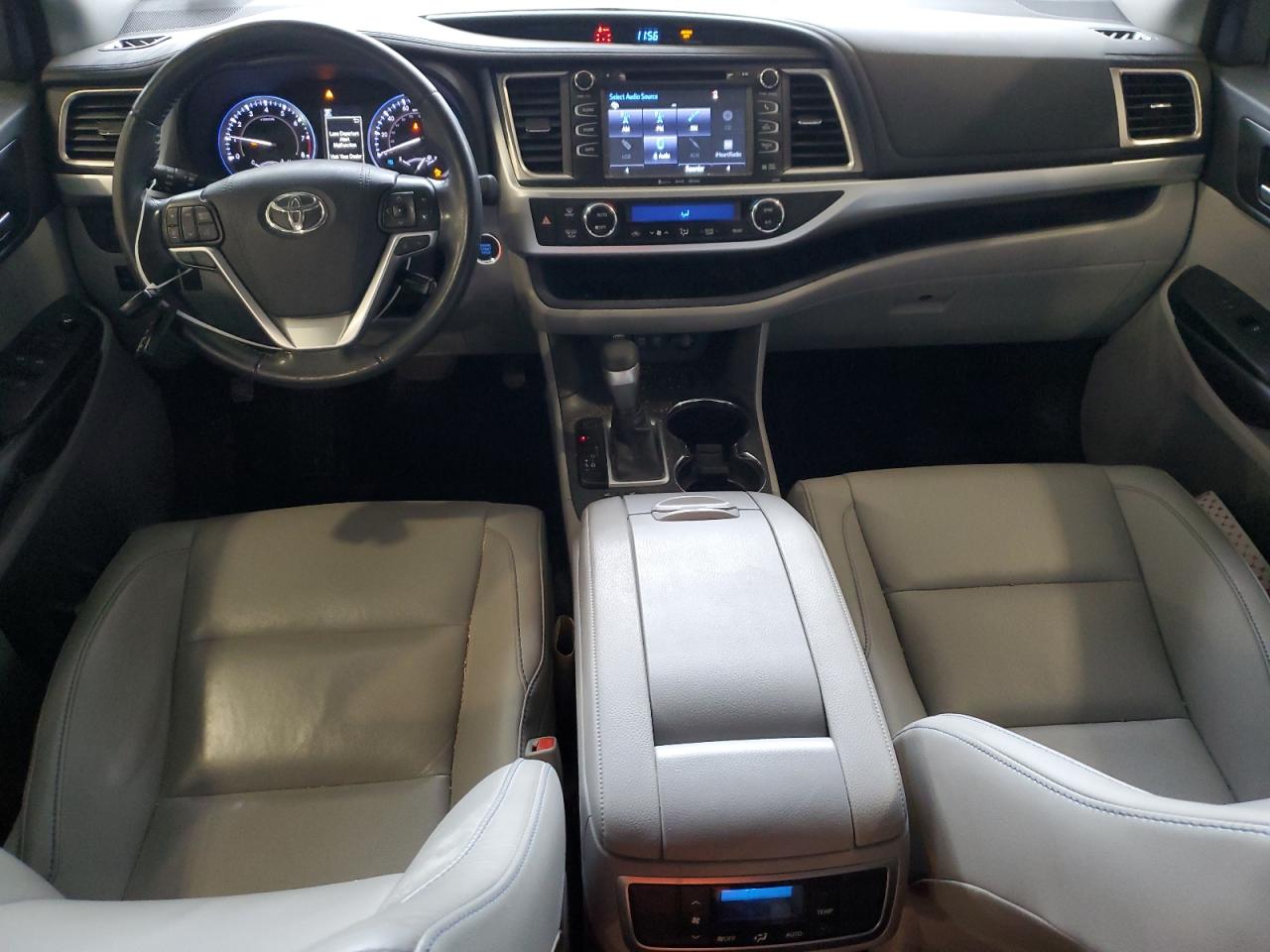2019 Toyota Highlander VIN 5TDJZRFH2KS626709 Copart auction photo, front end damage thumbnail 8