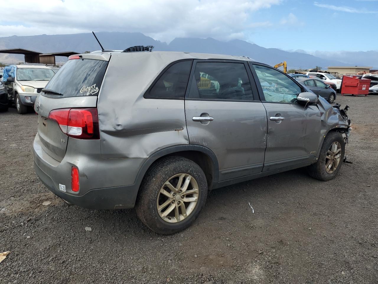 2015 KIA Sorento VIN 5XYKTDA77FG620706 Copart auction photo, all over damage thumbnail 3