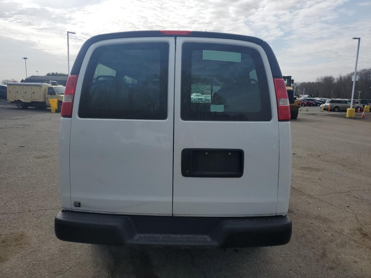 2016 Chevrolet Express VIN 1GCWGAFFXG1170085 Copart auction photo, front end / minor dent/scratches damage thumbnail 6