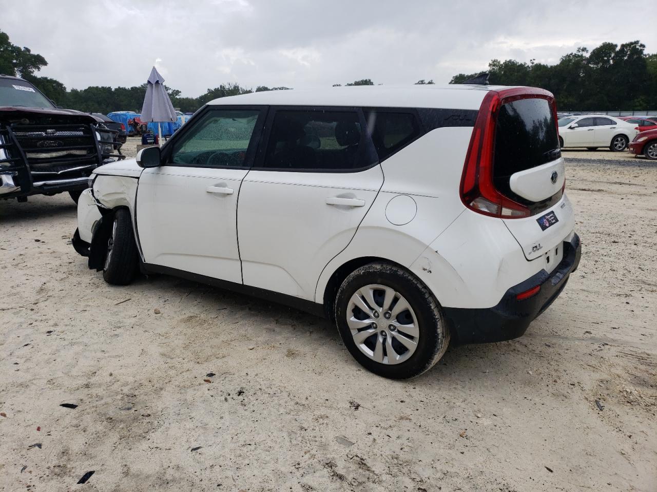 2020 KIA Soul VIN KNDJ23AU8L7735211 Copart auction photo, front end / minor dent/scratches damage thumbnail 2