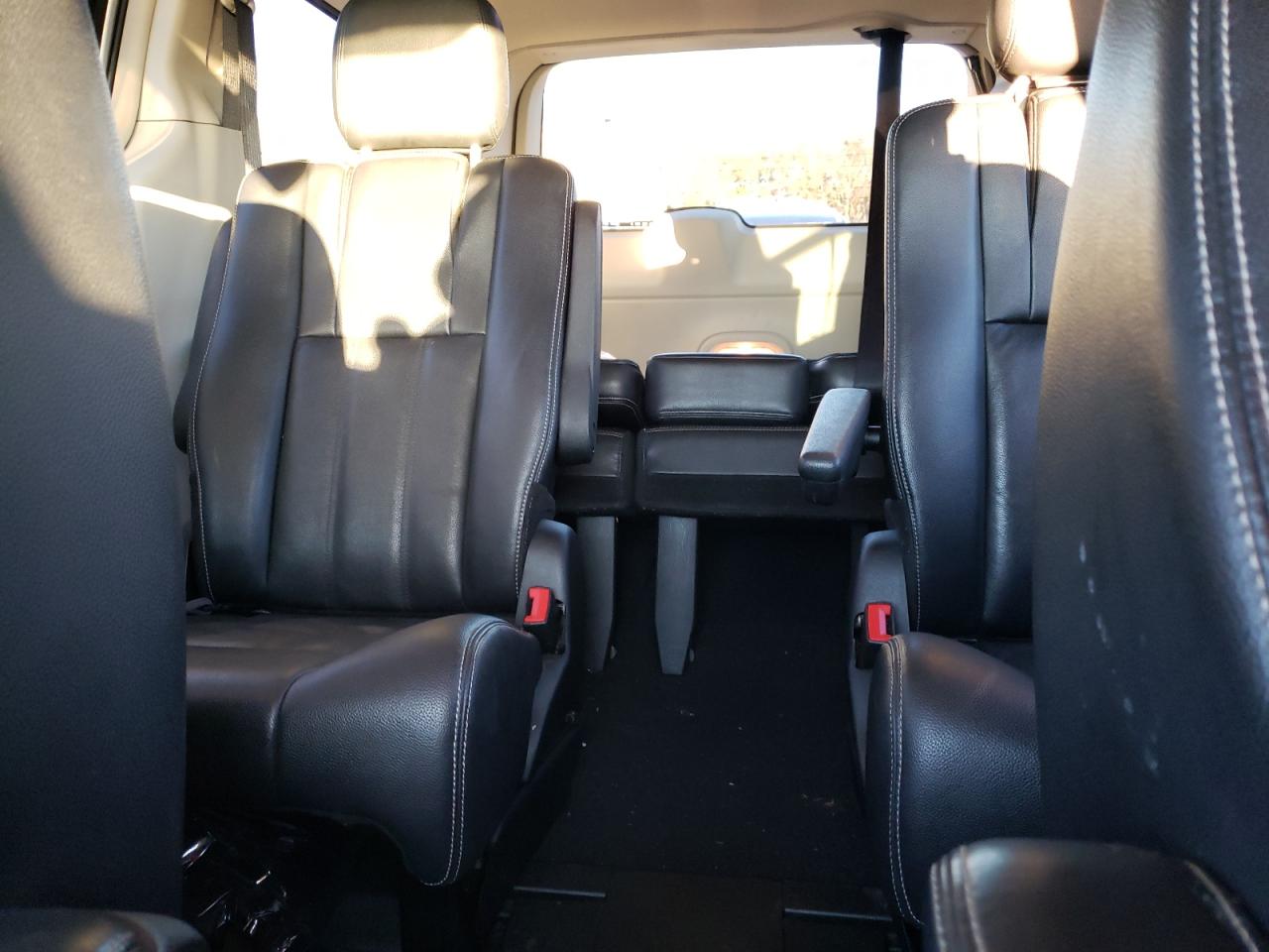 2013 Chrysler Town & Country VIN 2C4RC1BG6DR779883 Copart auction photo, all over damage thumbnail 10