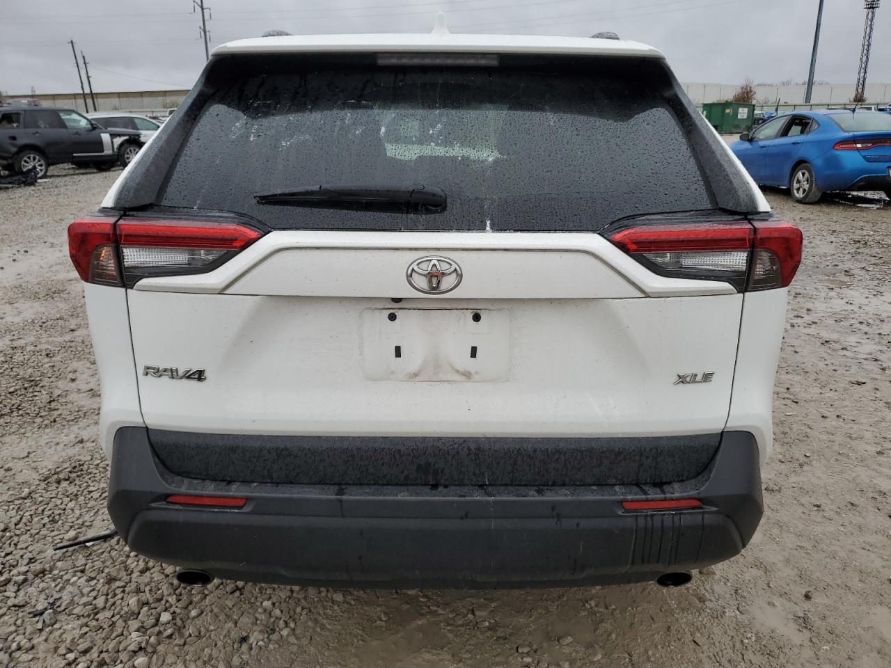 2021 Toyota RAV 4 VIN 2T3W1RFV4MW135742 Copart auction photo, front end damage thumbnail 6