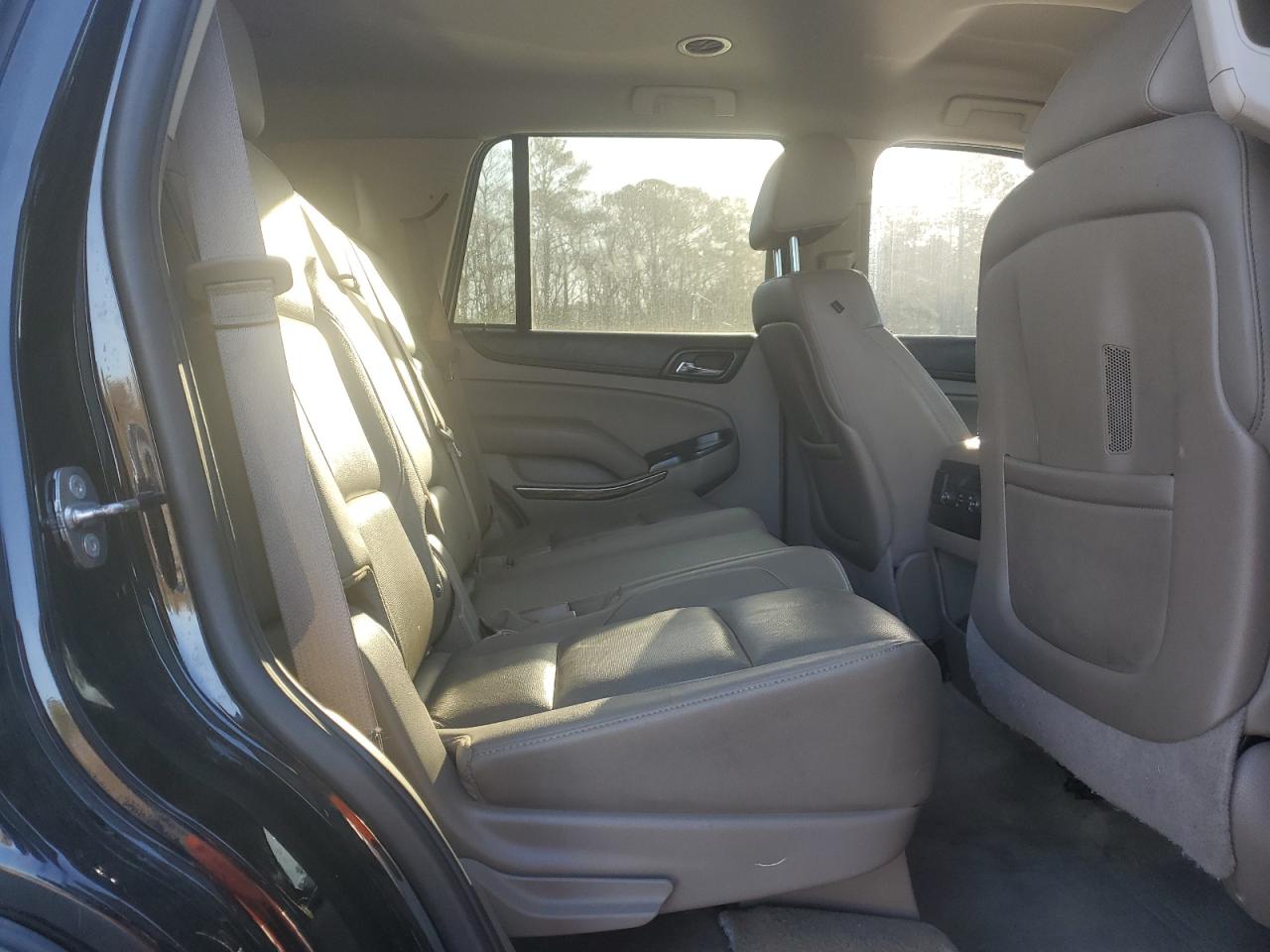 2016 GMC Yukon VIN 1GKS1BKC1GR110588 Copart auction photo, front end / side damage thumbnail 12