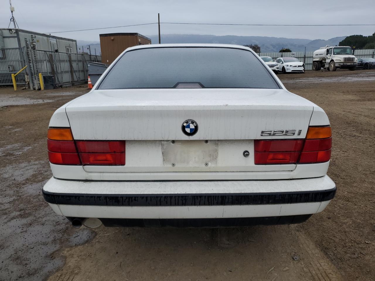 1992 BMW 5er VIN WBAHD6310NBJ80524 Copart auction photo, front end damage thumbnail 6