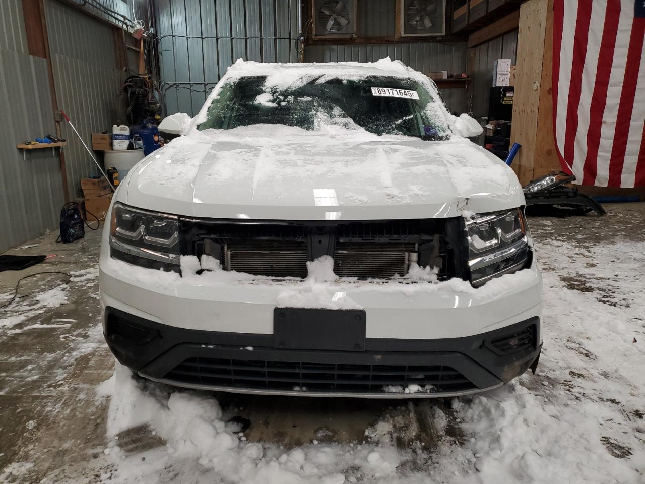 2018 Volkswagen Atlas VIN 1V2GR2CA1JC529041 Copart auction photo, front end damage thumbnail 5