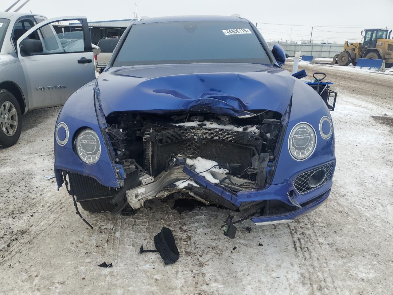 2017 Bentley Bentayga VIN SJAAC2ZV2HC014080 Copart auction photo, front end / side damage thumbnail 5