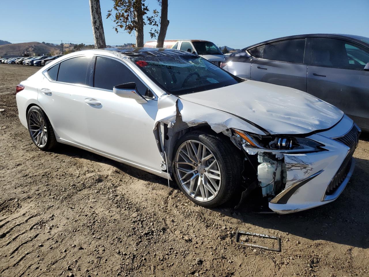 2019 Lexus ES VIN 58ABZ1B13KU030569 Copart auction photo, all over damage thumbnail 4