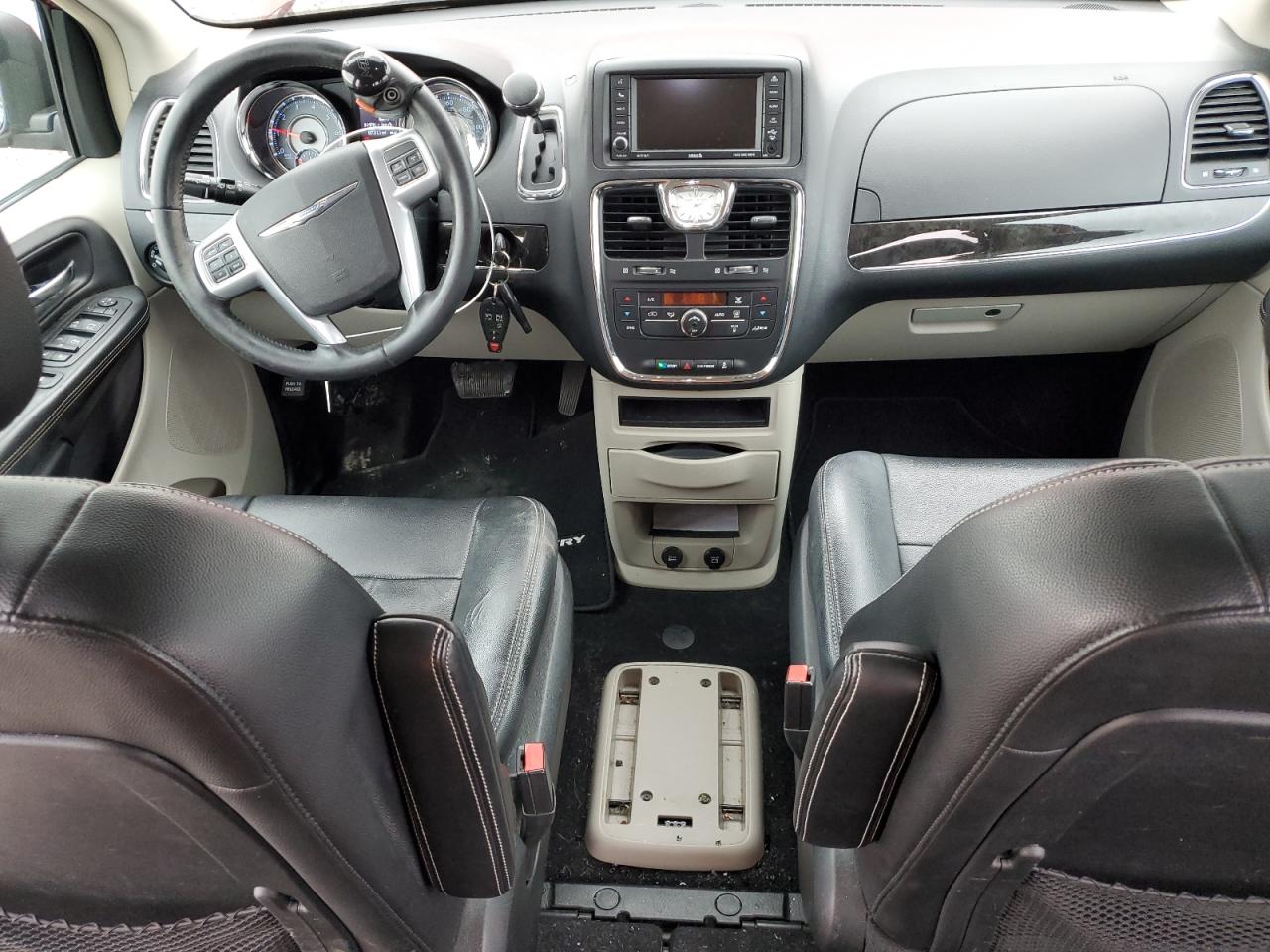 2013 Chrysler Town & Country VIN 2C4RC1BG2DR748002 Copart auction photo, side / all over damage thumbnail 8