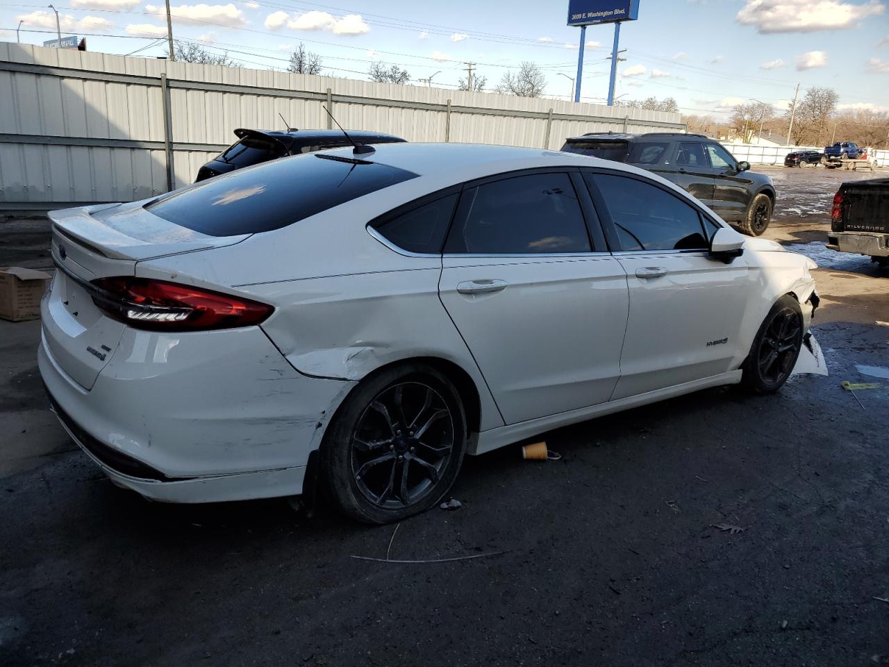 2018 Ford Fusion VIN 3FA6P0LU2JR131572 Copart auction photo, front end / rear end damage thumbnail 3