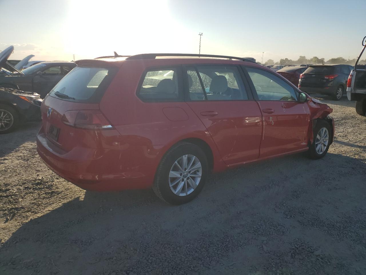 2016 Volkswagen Golf VIN 3VWC17AU1GM505862 Copart auction photo, front end / side damage thumbnail 3