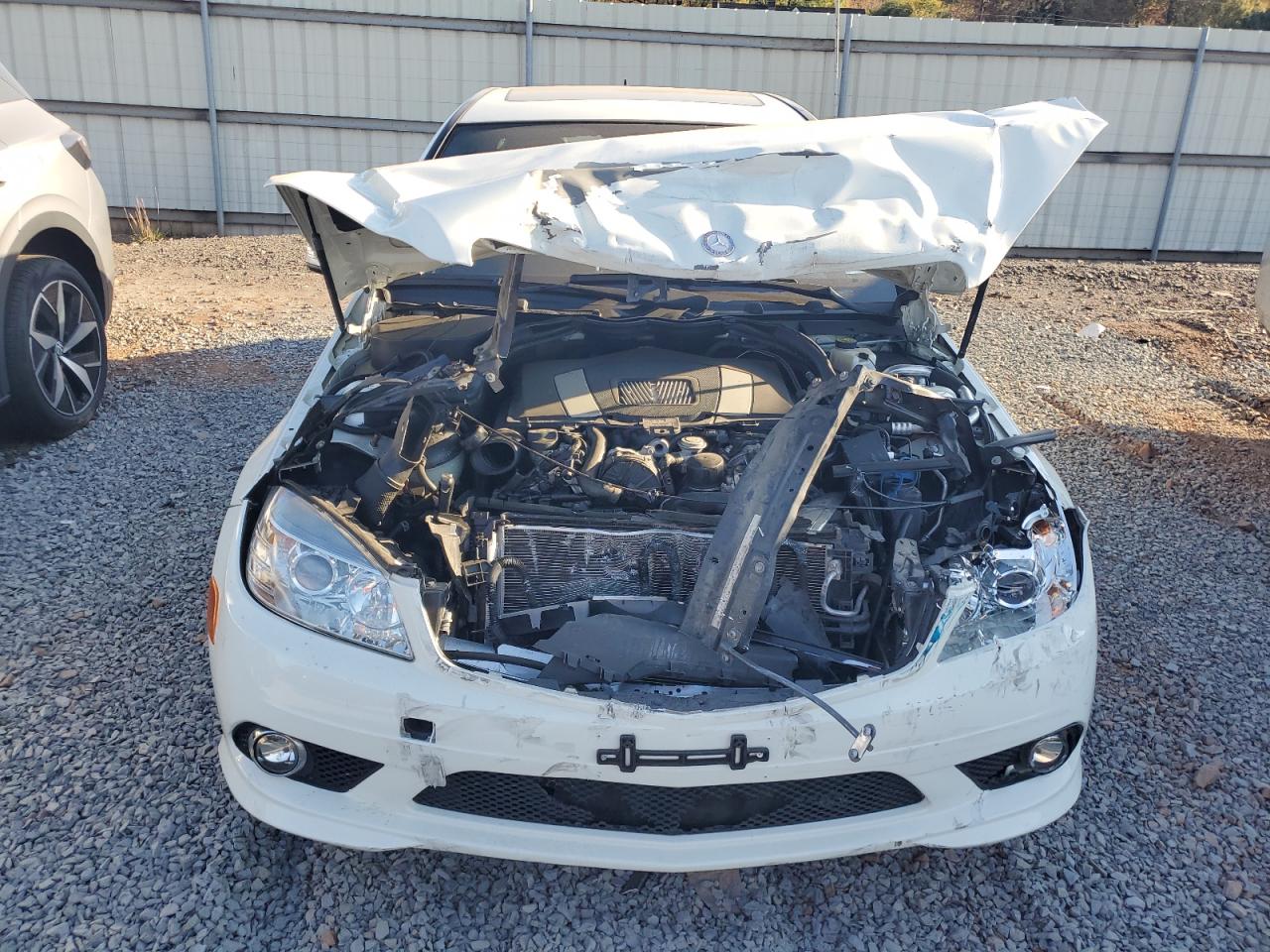 2010 Mercedes-Benz C-klasse VIN WDDGF8BB3AF475608 Copart auction photo, frame damage / front end damage thumbnail 5