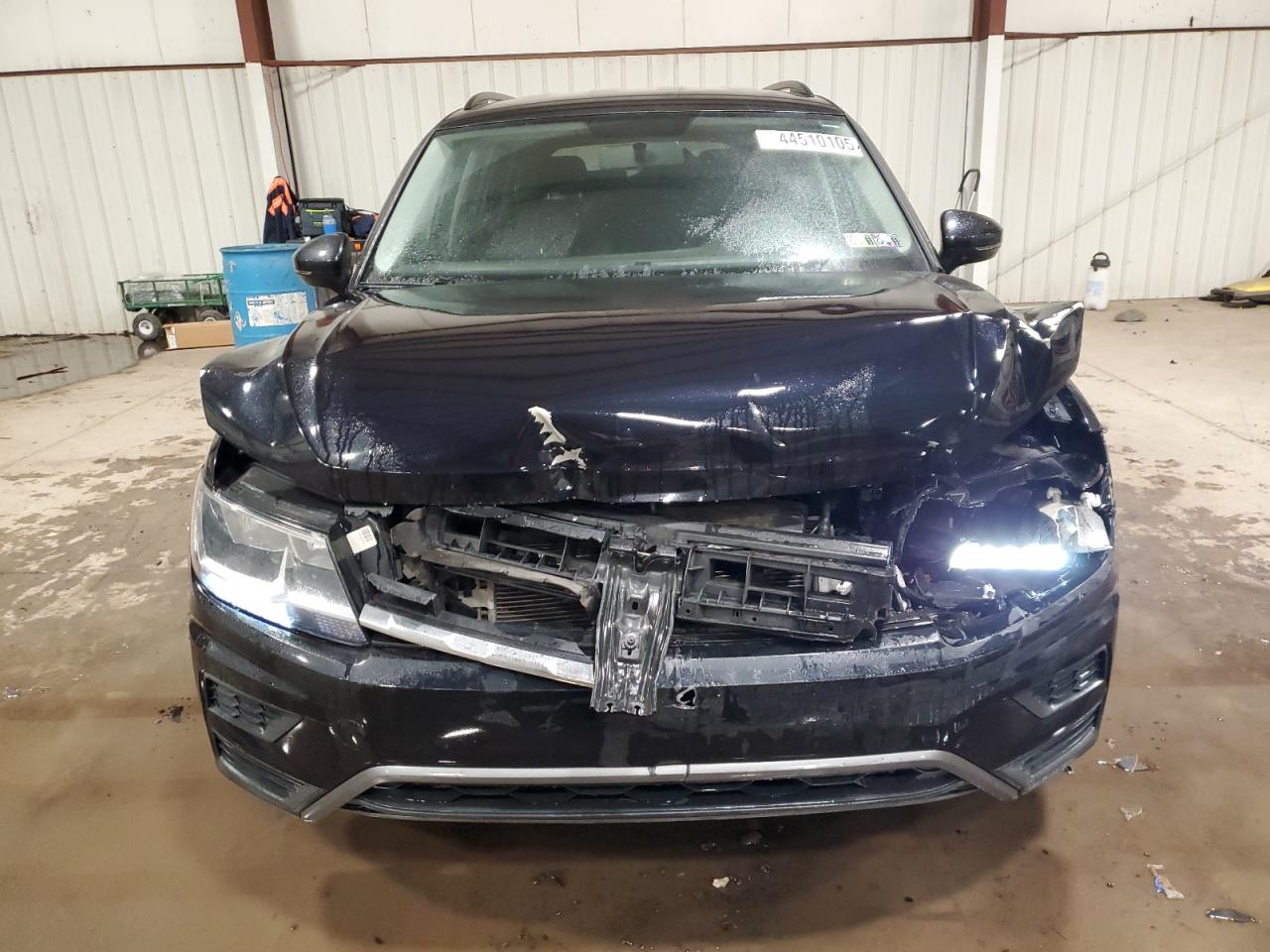 2018 Volkswagen Tiguan VIN 3VV0B7AX8JM057027 Copart auction photo, front end / side damage thumbnail 5