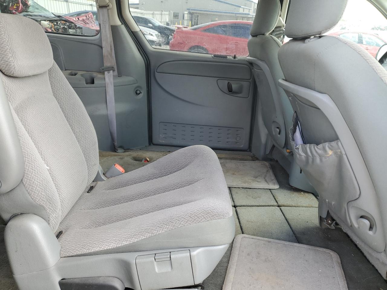 2007 Chrysler Town & Country VIN 2A4GP54LX7R243272 Copart auction photo, all over / minor dent/scratches damage thumbnail 11