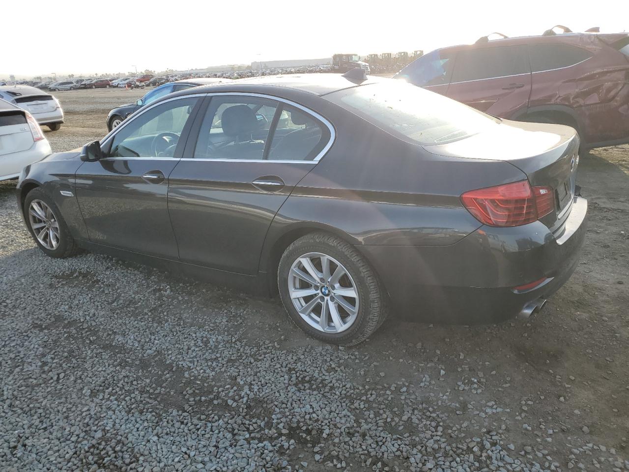 2015 BMW 5er VIN WBA5A5C56FD516174 Copart auction photo, rear end damage thumbnail 2