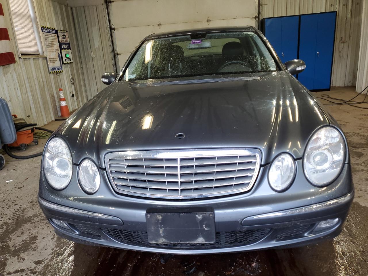 2006 Mercedes-Benz E-klasse VIN WDBUF26J26A981929 Copart auction photo, rear end / minor dent/scratches damage thumbnail 5