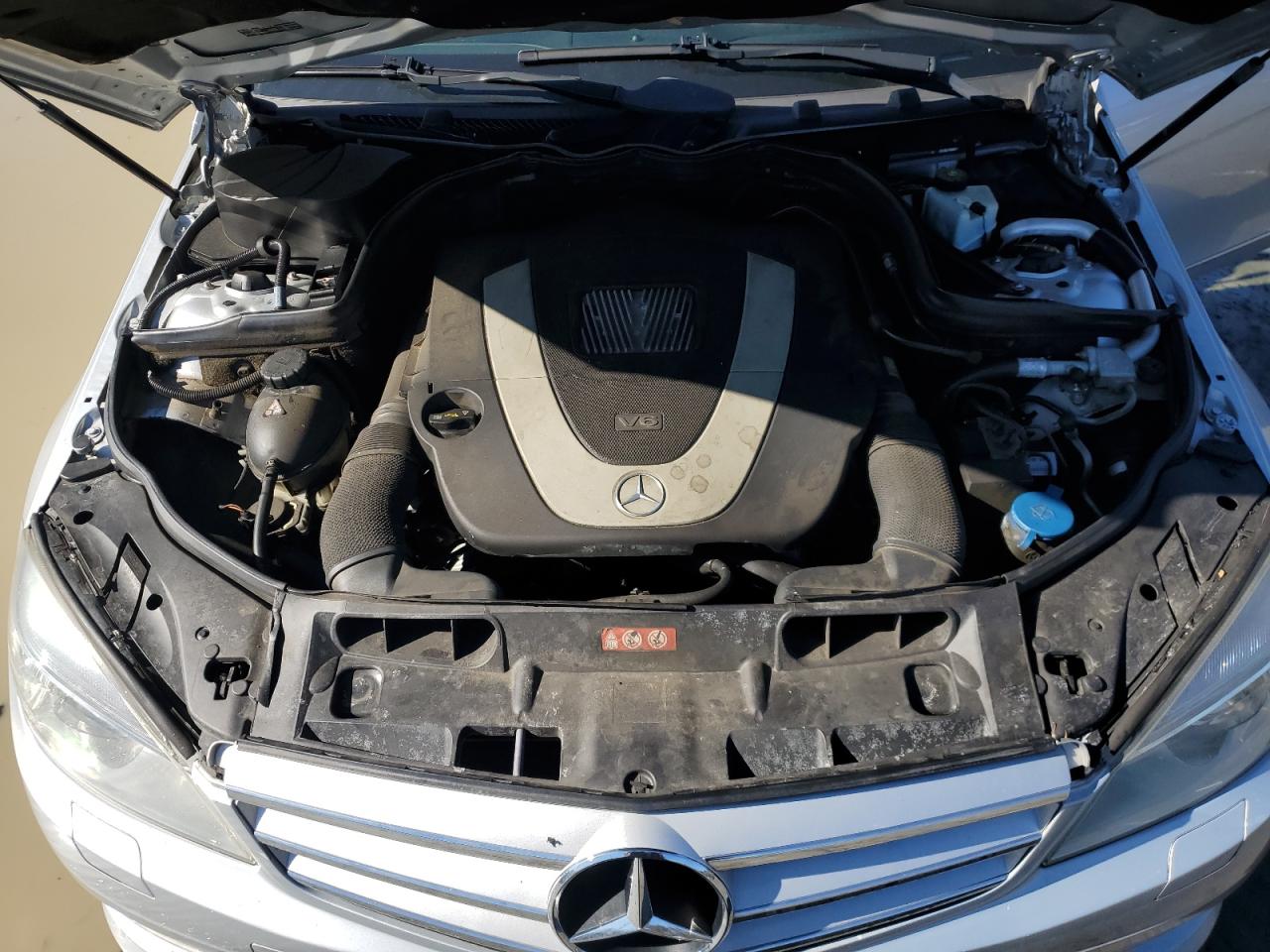 2011 Mercedes-Benz C-klasse VIN WDDGF8BB5BR165458 Copart auction photo, minor dent/scratches damage thumbnail 11