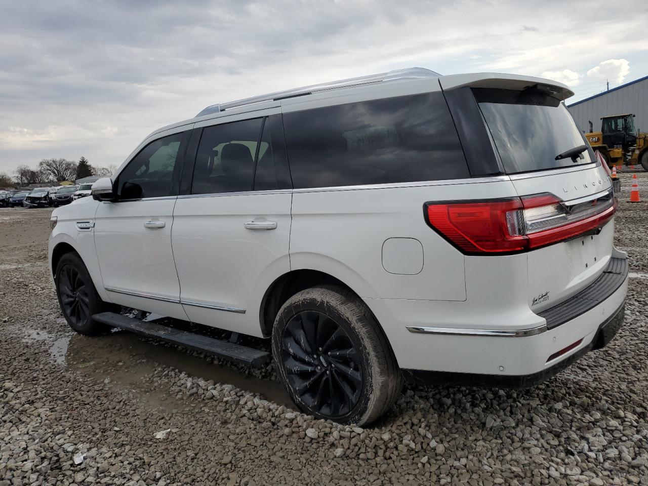 2021 Lincoln Navigator VIN 5LMJJ2LT9MEL02021 Copart auction photo, normal wear / minor dent/scratches damage thumbnail 2