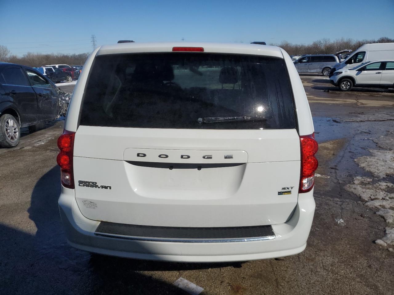 2015 Dodge Caravan VIN 2C4RDGCG5FR745211 Copart auction photo, front end damage thumbnail 6