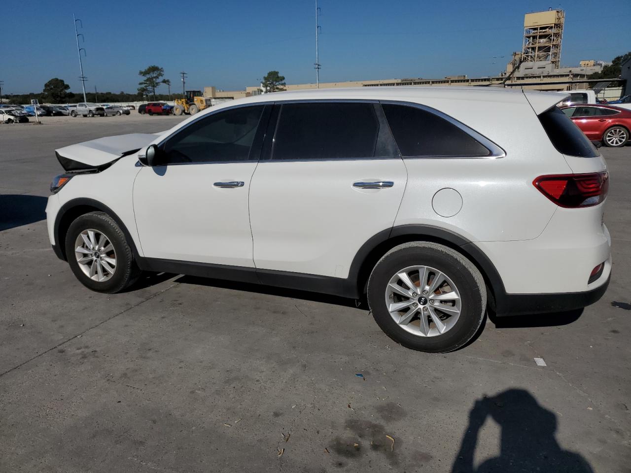 2020 KIA Sorento VIN 5XYPG4A3XLG657140 Copart auction photo, front end damage thumbnail 2