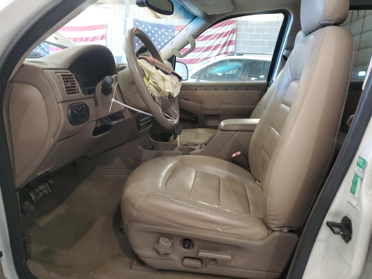 2004 Ford Explorer VIN 1FMZU75W04ZA03804 Copart auction photo, front end / hail damage thumbnail 7