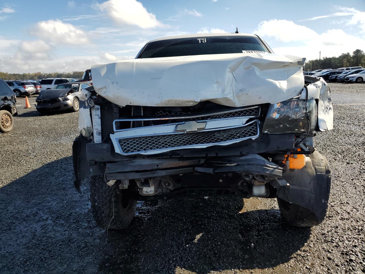 2011 Chevrolet Tahoe VIN 1GNSCCE06BR205936 Copart auction photo, front end / side damage thumbnail 5