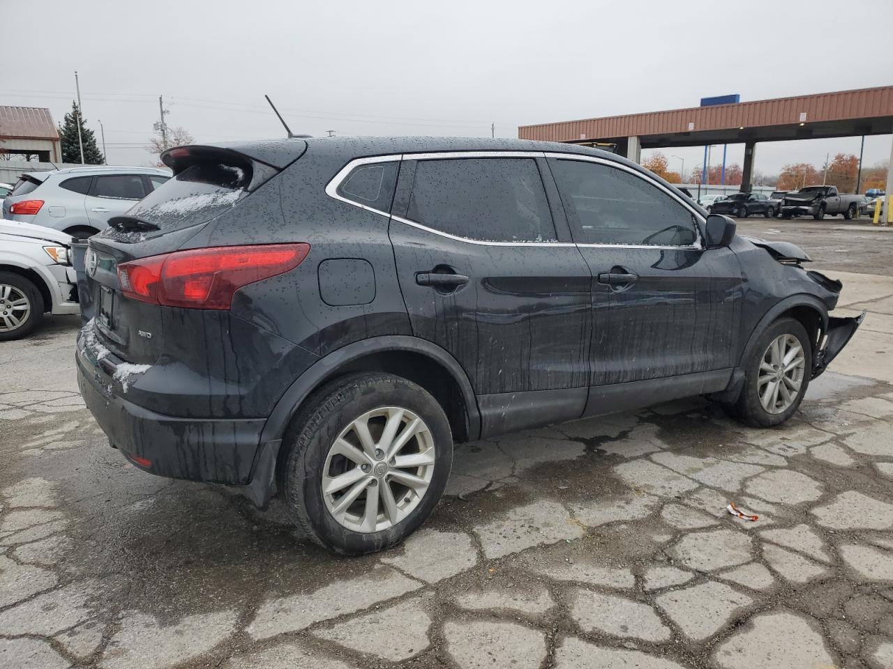 2017 Nissan Rogue VIN JN1BJ1CR2HW112204 Copart auction photo, front end / side damage thumbnail 3
