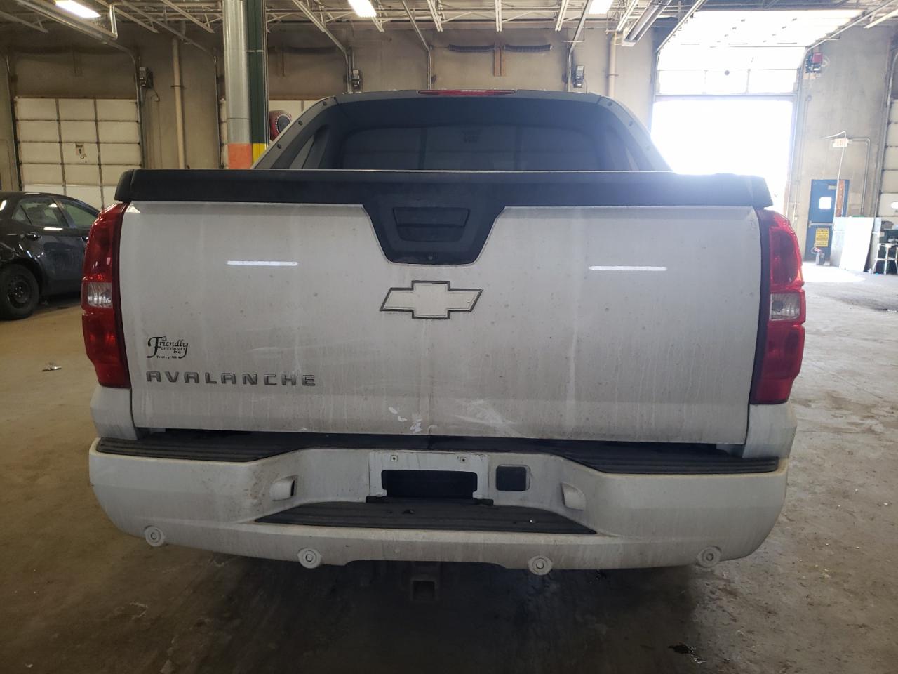 2011 Chevrolet Avalanche VIN 3GNTKGE3XBG291907 Copart auction photo, minor dent/scratches damage thumbnail 6