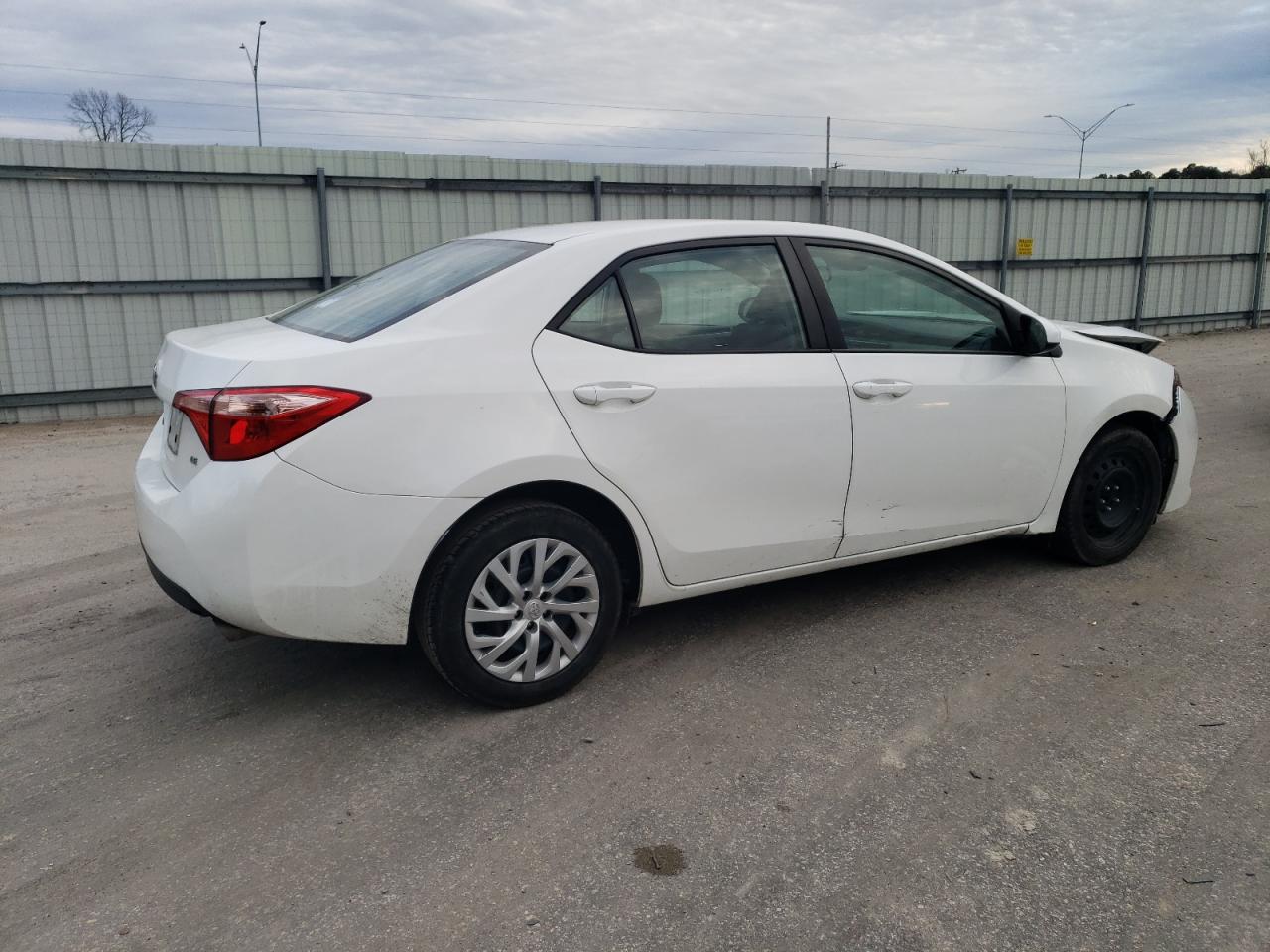 2019 Toyota Corolla VIN 5YFBURHE7KP863520 Copart auction photo, front end damage thumbnail 3