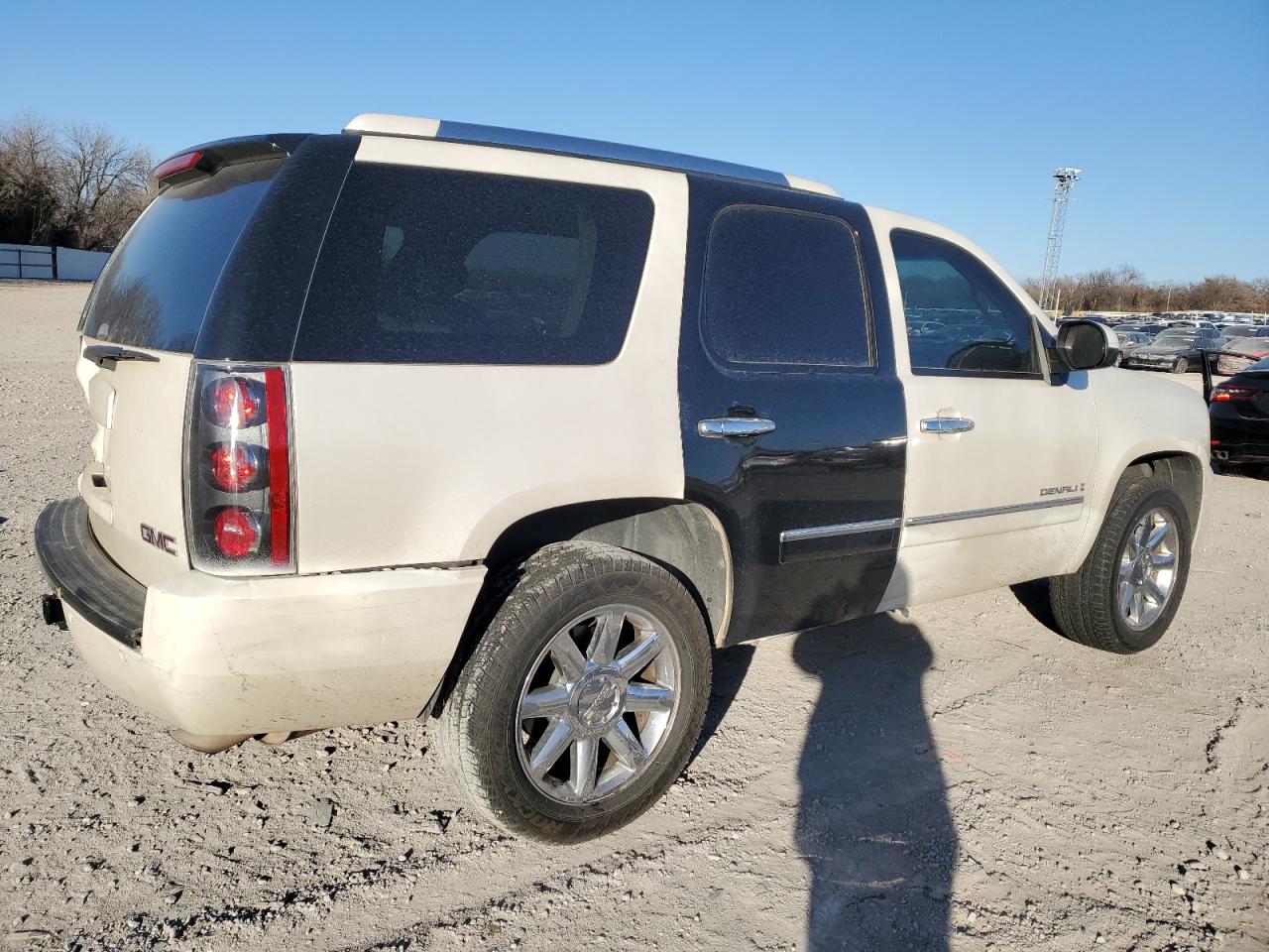 2009 GMC Yukon VIN 1GKFK03219R199638 Copart auction photo, rear end / side damage thumbnail 3